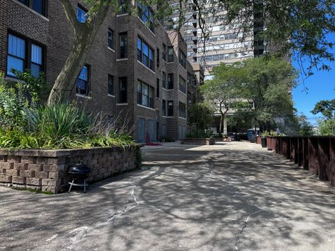 Tiny photo for 6249 N Sheridan Road #5, Chicago, IL 60660 (MLS # 12446412)