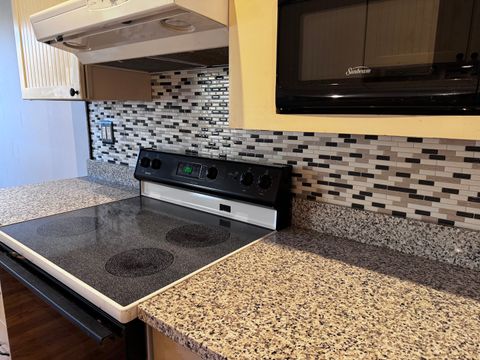 Tiny photo for 6249 N Sheridan Road #5, Chicago, IL 60660 (MLS # 12446412)