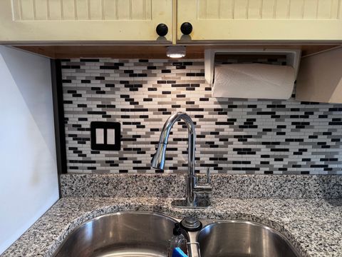 Tiny photo for 6249 N Sheridan Road #5, Chicago, IL 60660 (MLS # 12446412)