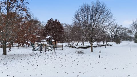 Tiny photo for 2556 Waterbury Drive #1905, Woodridge, IL 60517 (MLS # 12532073)