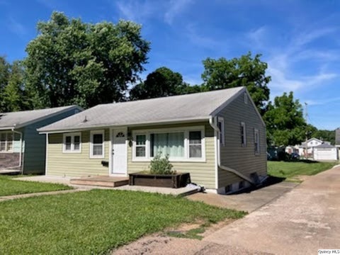 Photo of 808 S 18th ST, Quincy, IL 62301 (MLS # 12668637)