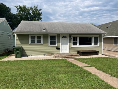 Tiny photo for 808 S 18th ST, Quincy, IL 62301 (MLS # 12668637)