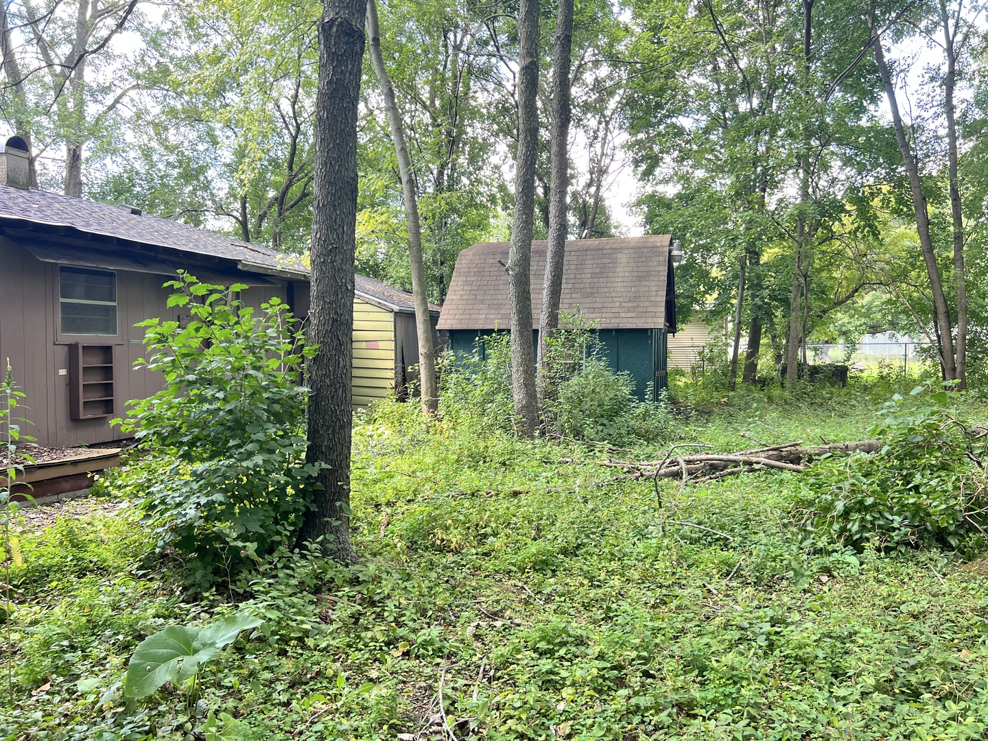 617 E FAIRVIEW Drive