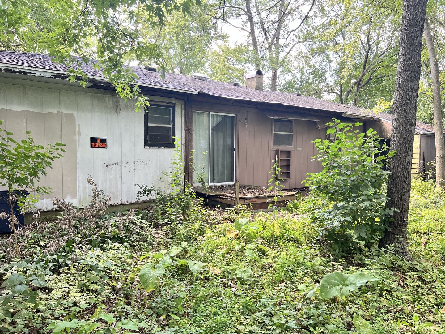617 E FAIRVIEW Drive