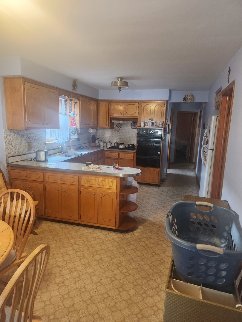 8151 S Commercial Avenue