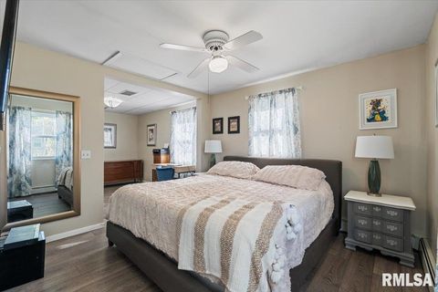 Tiny photo for 1208 18TH Street, Bettendorf, IA 52722 (MLS # QC4268778)