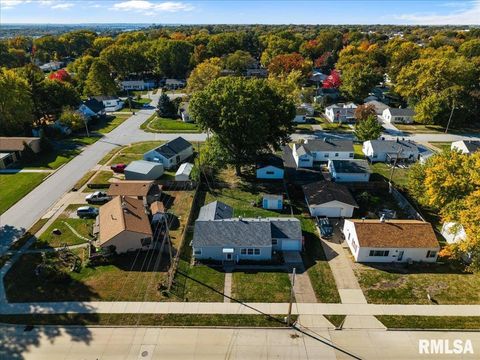 Tiny photo for 1208 18TH Street, Bettendorf, IA 52722 (MLS # QC4268778)