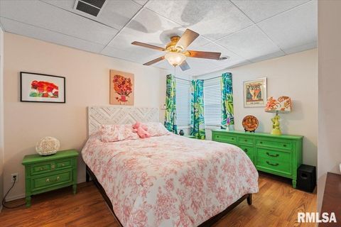 Tiny photo for 1208 18TH Street, Bettendorf, IA 52722 (MLS # QC4268778)