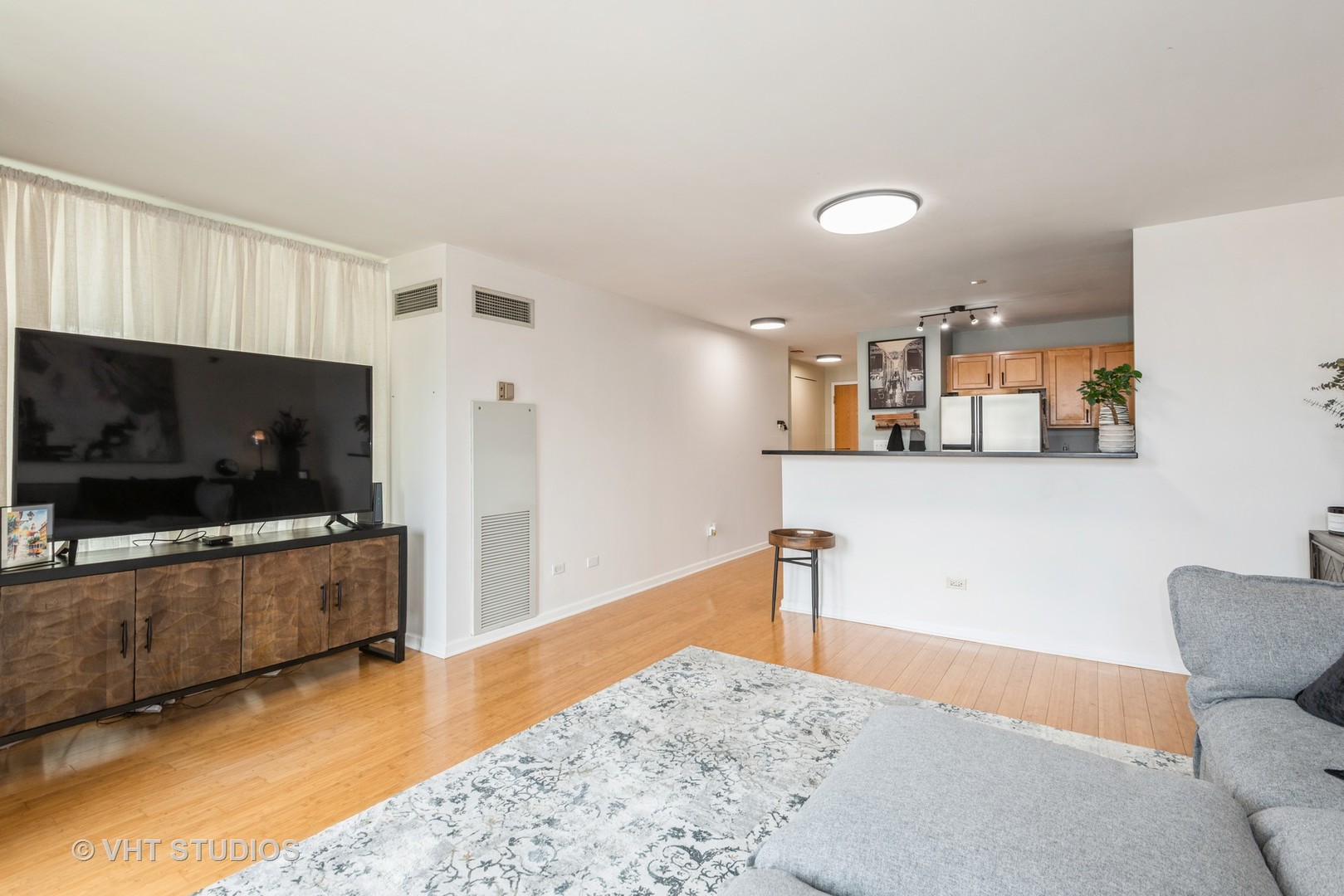 345 N Lasalle Drive 802