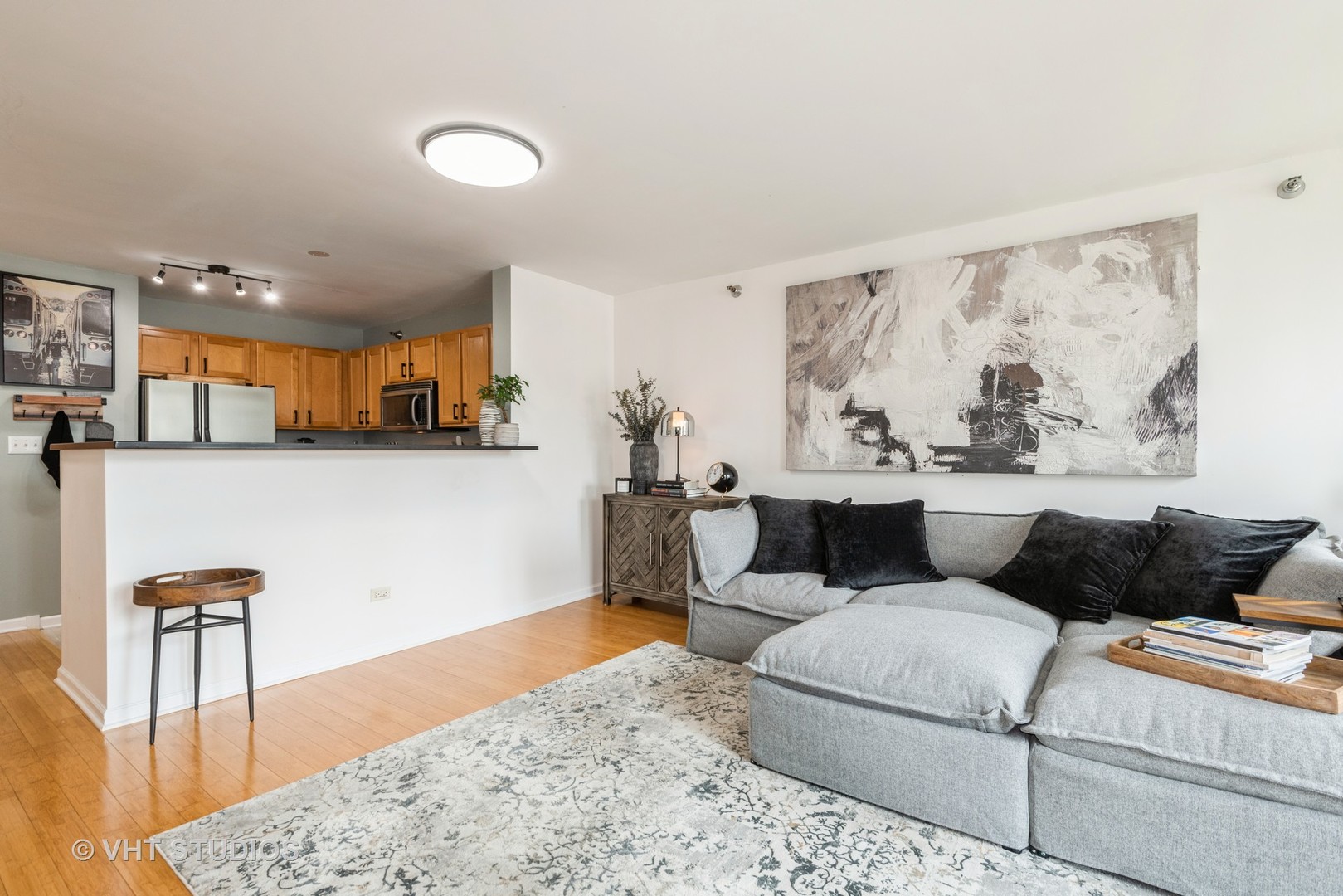 345 N Lasalle Drive 802