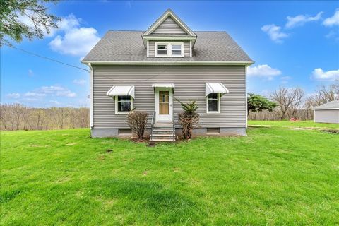 Photo of 8850 Ridgewood Road, Rock Island, IL 61201 (MLS # 12621056)
