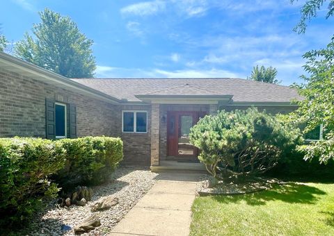 Tiny photo for 210 Mary Senica Court, Lasalle, IL 61301 (MLS # 12425436)