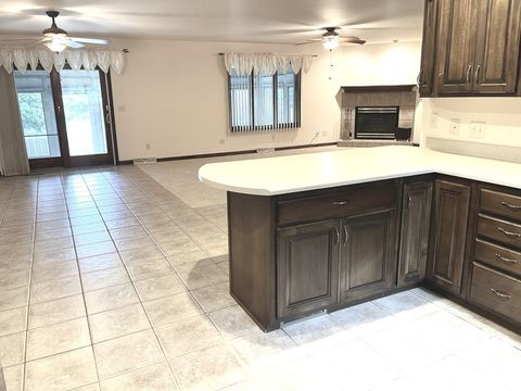 Tiny photo for 210 Mary Senica Court, Lasalle, IL 61301 (MLS # 12425436)