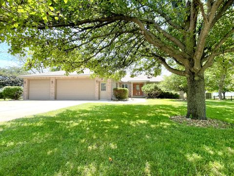 Tiny photo for 210 Mary Senica Court, Lasalle, IL 61301 (MLS # 12425436)