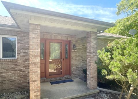 Tiny photo for 210 Mary Senica Court, Lasalle, IL 61301 (MLS # 12425436)