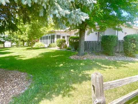 Tiny photo for 210 Mary Senica Court, Lasalle, IL 61301 (MLS # 12425436)