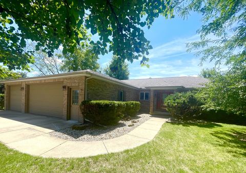 Tiny photo for 210 Mary Senica Court, Lasalle, IL 61301 (MLS # 12425436)