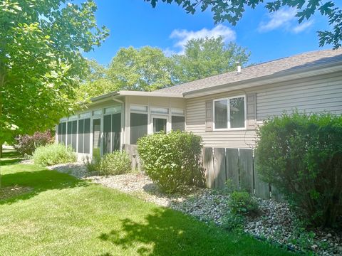 Tiny photo for 210 Mary Senica Court, Lasalle, IL 61301 (MLS # 12425436)