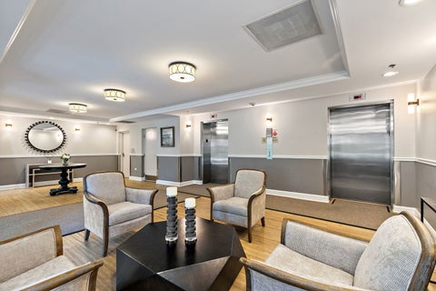 Tiny photo for 410 W Mahogany Court #202, Palatine, IL 60067 (MLS # 12772051)