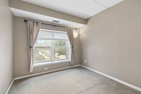 Tiny photo for 410 W Mahogany Court #202, Palatine, IL 60067 (MLS # 12772051)