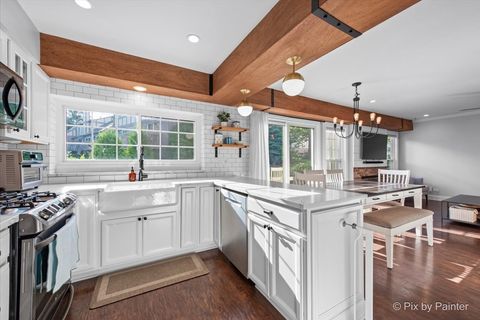 Tiny photo for 4658 Burnham Drive, Hoffman Estates, IL 60192 (MLS # 12464304)
