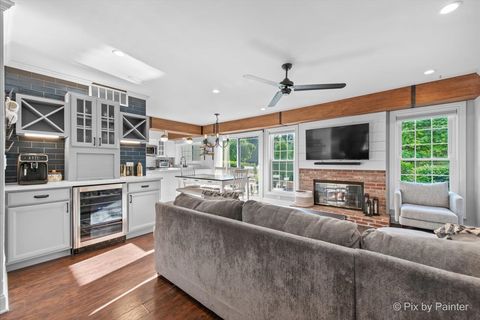 Tiny photo for 4658 Burnham Drive, Hoffman Estates, IL 60192 (MLS # 12464304)