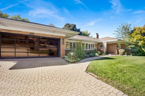 Photo of 6444 N Knox Avenue, Lincolnwood, IL 60712 (MLS # 12595899)