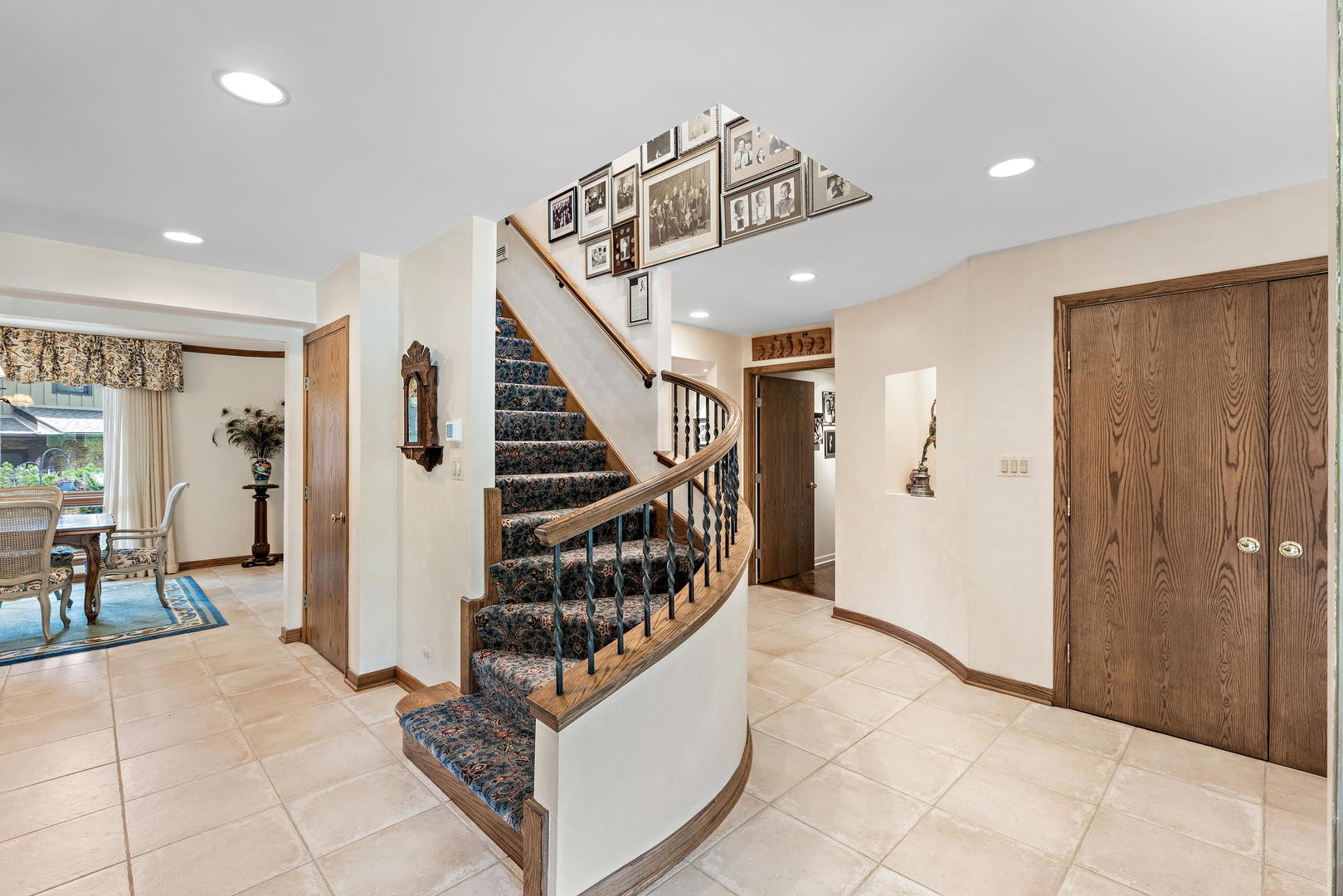 2728 Old Glenview Road