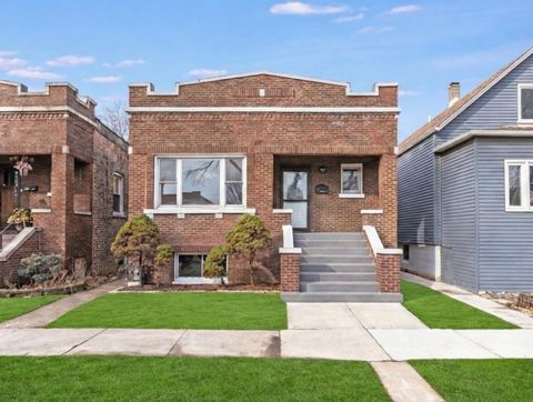 Photo of 2516 Grove Avenue, Berwyn, IL 60402 (MLS # 12572343)