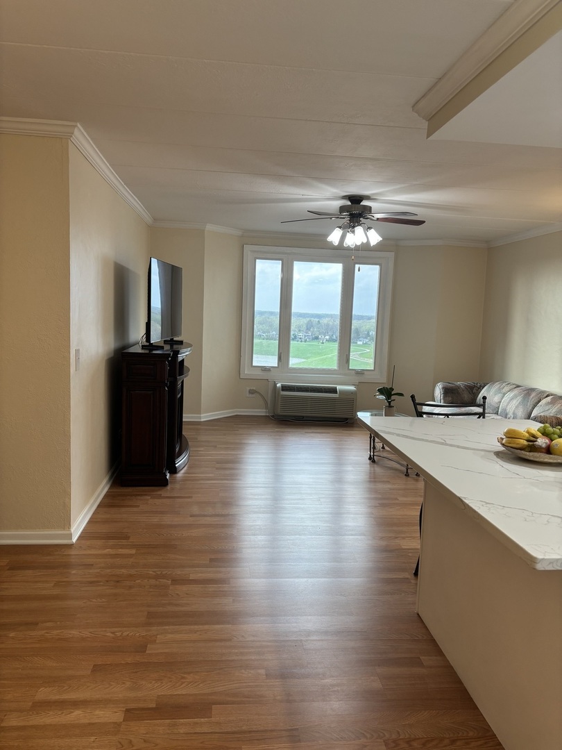 1 RENAISSANCE Place 912