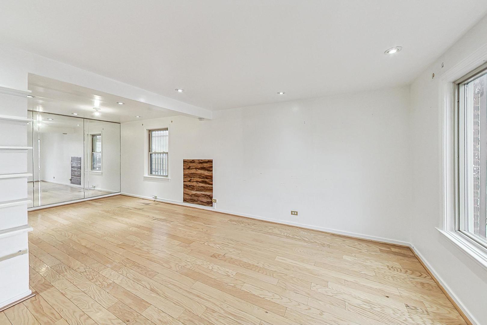 2123 W 83rd Street