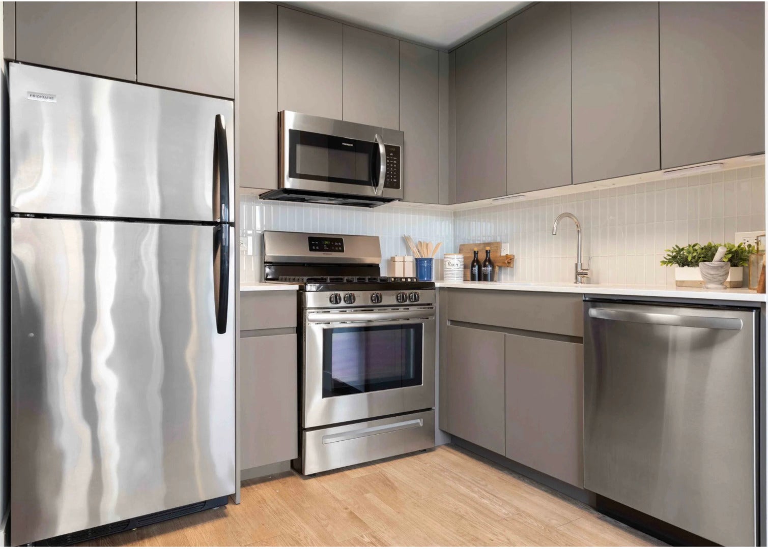 420 W Belmont Avenue 4B