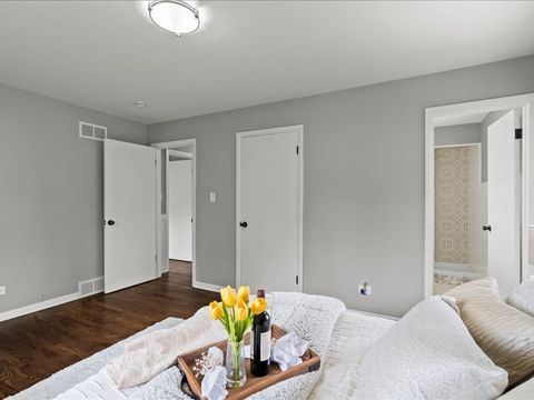 Tiny photo for 9526 S Kilbourn Avenue, Oak Lawn, IL 60453 (MLS # 12491172)