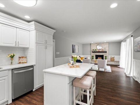 Tiny photo for 9526 S Kilbourn Avenue, Oak Lawn, IL 60453 (MLS # 12491172)