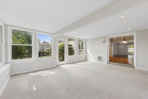 Tiny photo for 18 Shelburne Drive, Oak Brook, IL 60523 (MLS # 12485641)