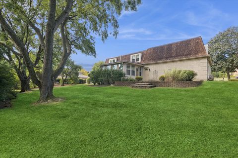 Tiny photo for 18 Shelburne Drive, Oak Brook, IL 60523 (MLS # 12485641)