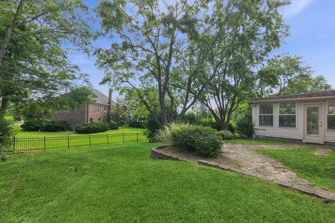 Tiny photo for 18 Shelburne Drive, Oak Brook, IL 60523 (MLS # 12485641)
