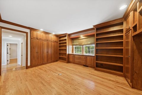 Tiny photo for 18 Shelburne Drive, Oak Brook, IL 60523 (MLS # 12485641)