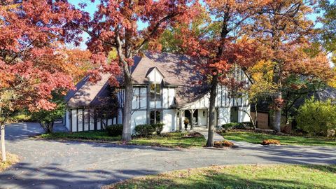 Photo of 13 Woodgate Drive, Burr Ridge, IL 60527 (MLS # 12505527)