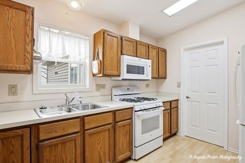 Tiny photo for 4 Hialeah Court, Grayslake, IL 60030 (MLS # 12649228)