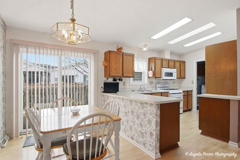 Tiny photo for 4 Hialeah Court, Grayslake, IL 60030 (MLS # 12649228)