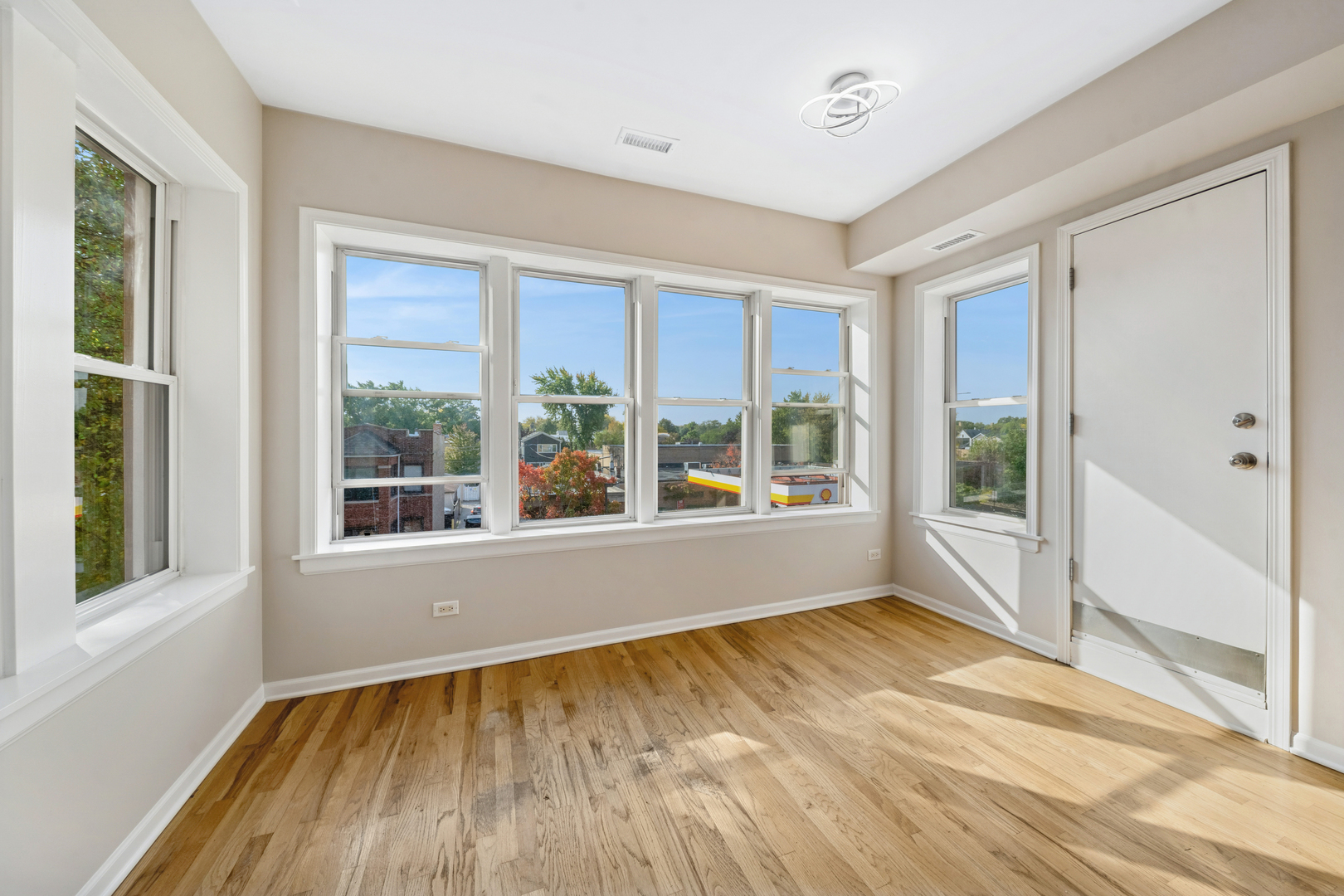 1740 W Foster Avenue 3F