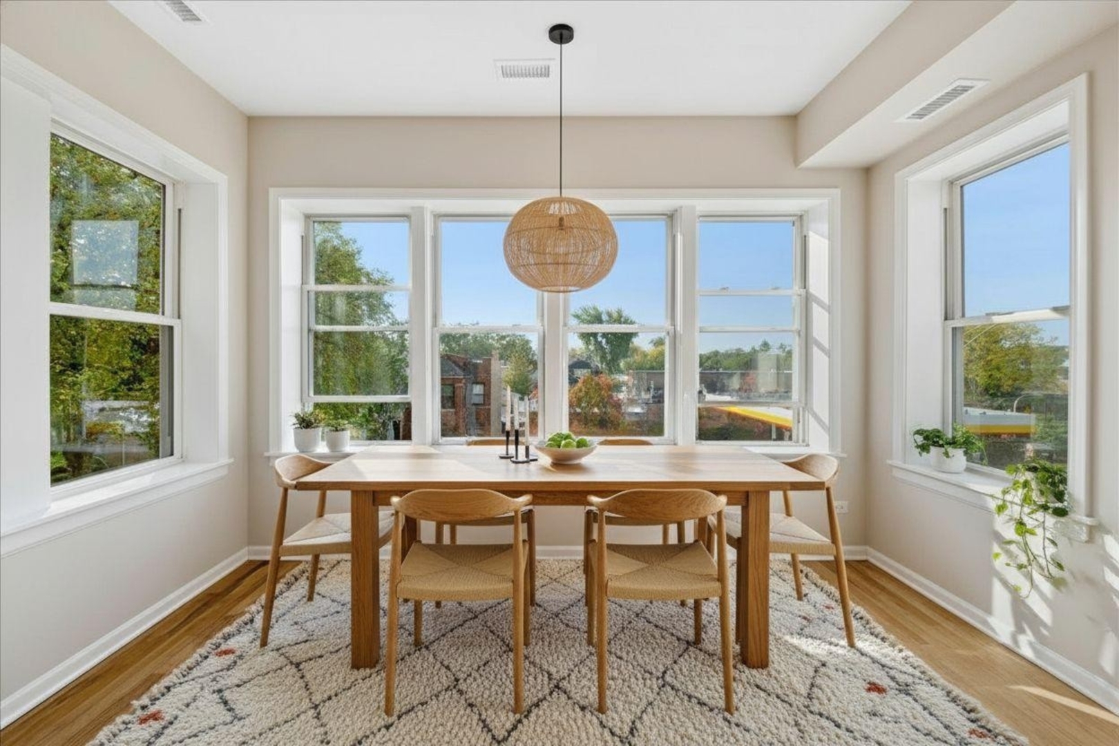 1740 W Foster Avenue 3F
