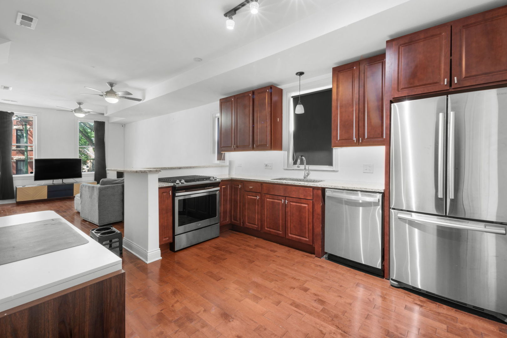 2649 W 21st Place