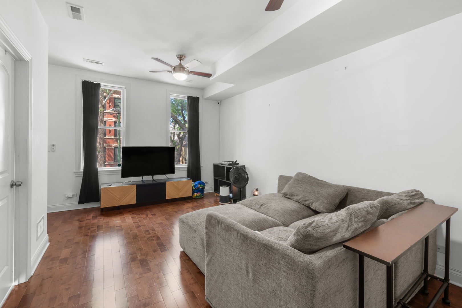 2649 W 21st Place