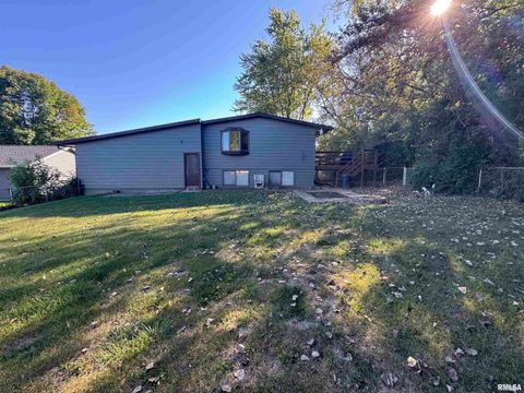 Tiny photo for 2340 LAFAYETTE Terrace, Clinton, IA 52732 (MLS # QC4267816)