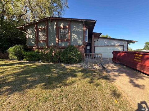 Photo of 2340 LAFAYETTE Terrace, Clinton, IA 52732 (MLS # QC4267816)