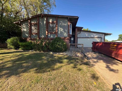 Photo of 2340 LAFAYETTE Terrace, Clinton, IA 52732 (MLS # QC4267816)