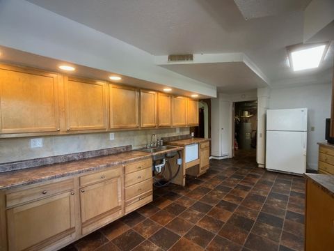 Tiny photo for 616 N Oakland Avenue, Carbondale, IL 62901 (MLS # 100000178)