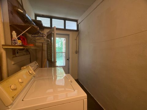 Tiny photo for 616 N Oakland Avenue, Carbondale, IL 62901 (MLS # 100000178)